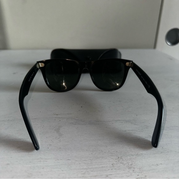 Ray-Ban Wayfarer Sunglasses - Picture 7 of 12